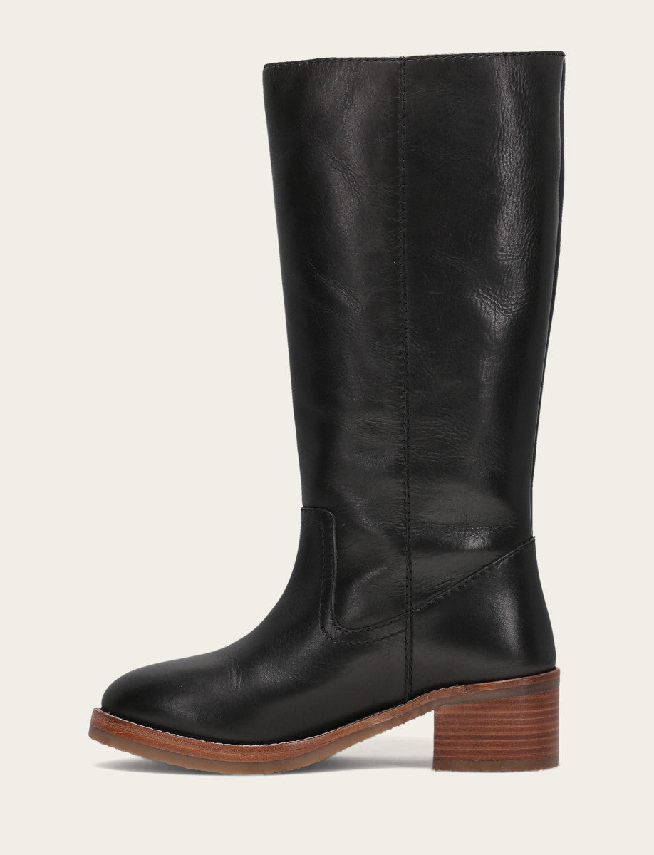 Andrea 14R - Pre-Loved
